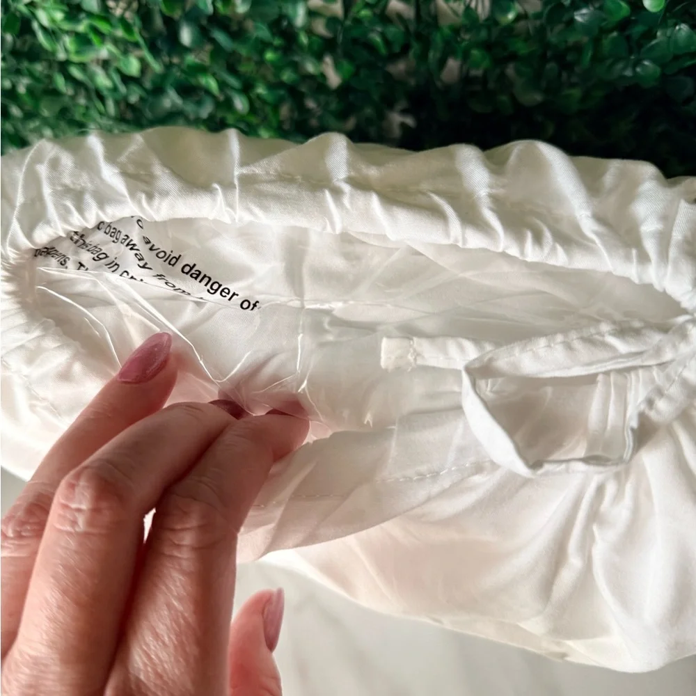 Pinch Pleat White Duvet Cover Set - Full/Queen Brand New